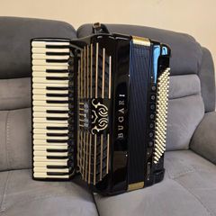 Bugari 285 Gold Midi Accordion