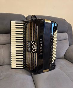 Bugari 285 Gold Midi Accordion