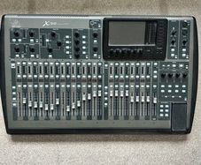 Behringer X32 Digital Mixing Console Excellent Condition