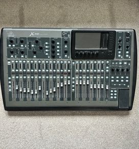 Behringer X32 Digital Mixing Console Excellent Condition