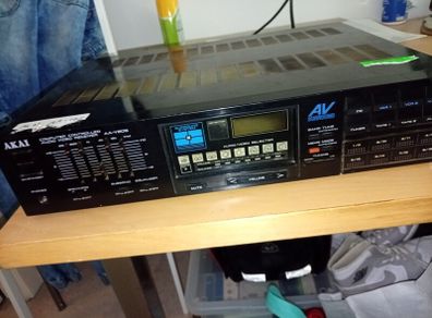 Akai V205