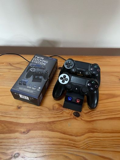 ps4 controllers dock charger