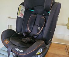 Joie i-spin car seat