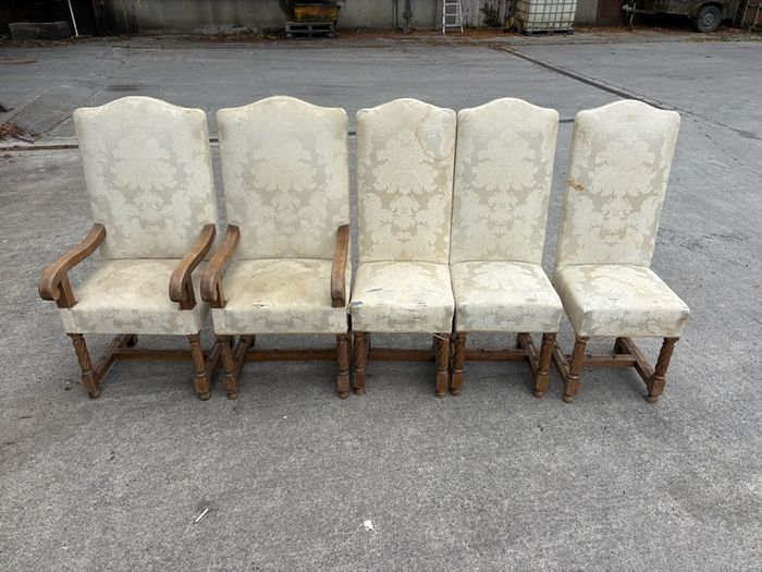 Oak straight back dinning chairs