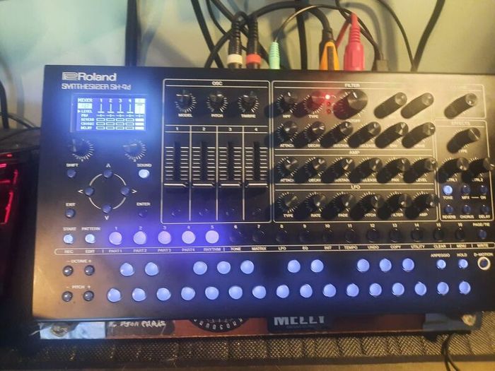 Roland SH4D