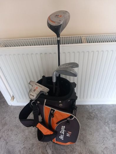 Kids golf set. Right handed clubs