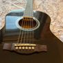 Acoustic guitar Image 2