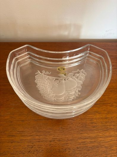 A set of 4 vintage Val St Lambert plates