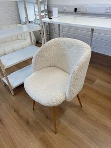 4 Sherpa chairs