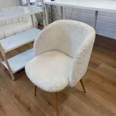 4 Sherpa chairs