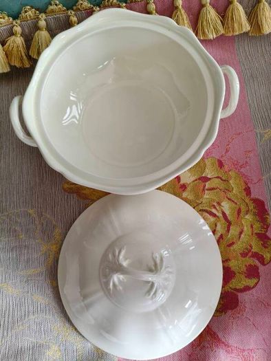 Wedgewood Queens Tureen