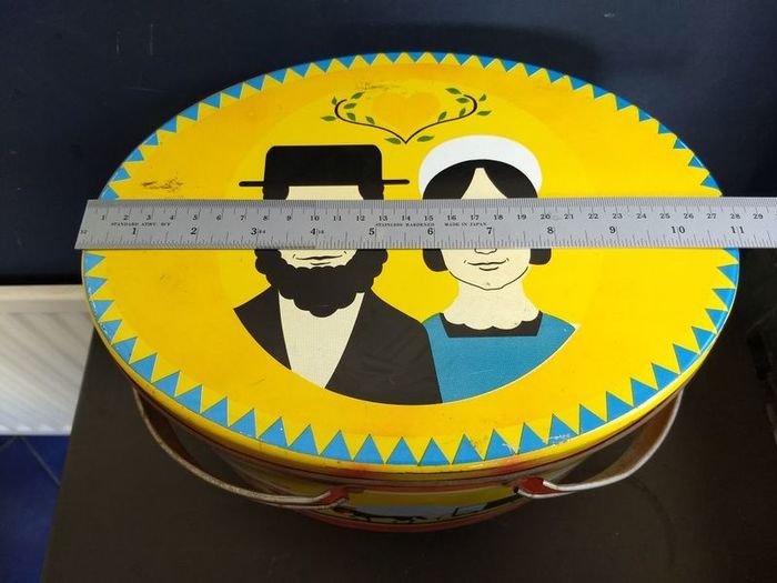 Amazing Collectable Large Oval Amish Patterned Tin Picnic Box with Handles, Very Rare to Find in Ireland - Funky Picnic Time! Props for Stage and Screen!