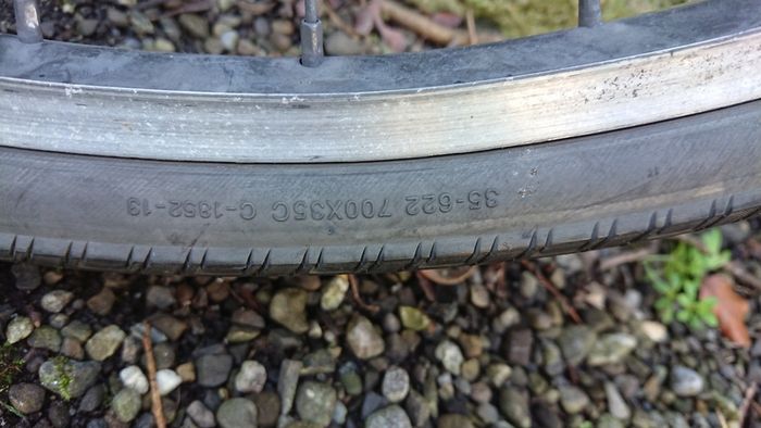 Bontrager AT 550 28" front wheel