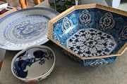 4 different ietms -1- Jingdezhen Porcelain 101/4 -inch Dragon Rice Grain Luncheon Plate - Vintage Blue and White Chinese Design is slieght chip at the edge 15.00 euro.2- Vintage Japanese octagonal porcelain bowl, commonly crafted in the traditional Arita 