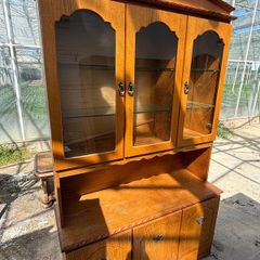 Large display cabinet