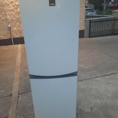 Zanussi Fridge Freezer Brillaint Condition