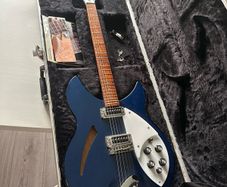Rickenbacker 330