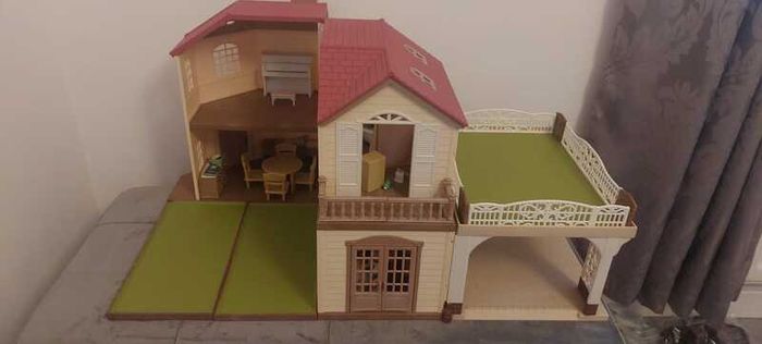 Sylvanian family cottage