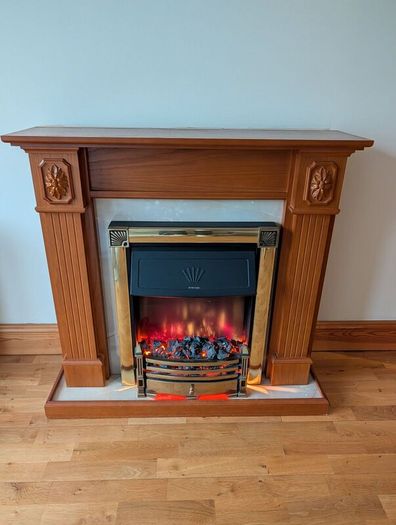 Dimplex Electric Fireplace - Flame effect + heat