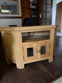 Corner TV Unit