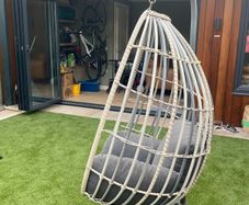 Egg chair grey and white with cushion