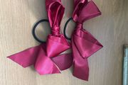 2 x hair bow elastics