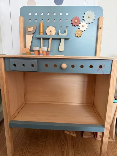 Kids work bench