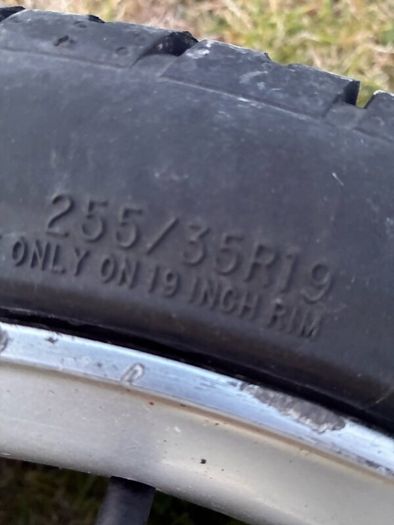 Alloy wheel 19