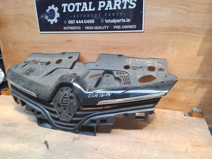 Renault clio 2016-19 front  grill
