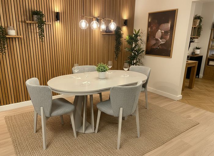 Brand New Extandable Table 180 cm and 4 Chairs
