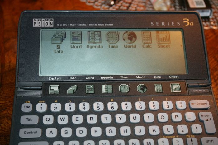 PSION series 3a working mini micro computer 1993 RARE vintage computer