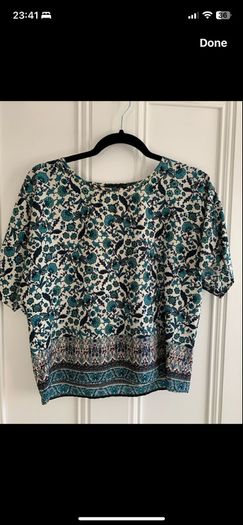 Ladies Tops: Size 8
