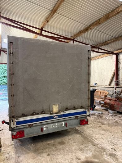 Blyss Twin Axle 2.7T Covered Trailer