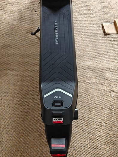NIU KQi3 Pro Electric Scooter Like New