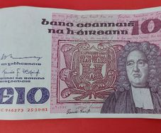 Irish 1981 "Swift"  Ten pound banknote in A/UNCIRCLULATED condition