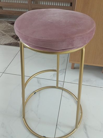 bar stool from smoke and pet free home