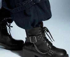 Amazing Goth  / Grunge Style Boots size 6 - fab leather look - studs - chains & metal clasps!