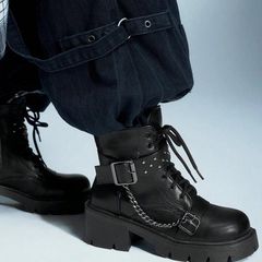 Amazing Goth  / Grunge Style Boots size 6 - fab leather look - studs - chains & metal clasps!