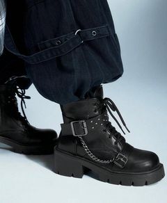 Amazing Goth  / Grunge Style Boots size 6 - fab leather look - studs - chains & metal clasps!