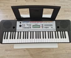 Yamaha YPT-260 keyboard