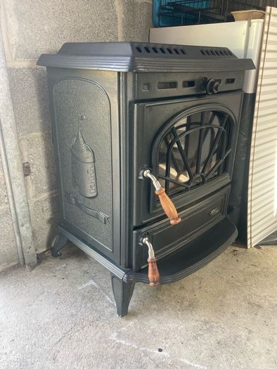 Stanley Erin Boiler Stove ( As NEW )