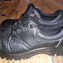 Steel tipped work shoes Image 4