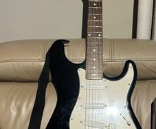 Electric Guitar with cable and strap
