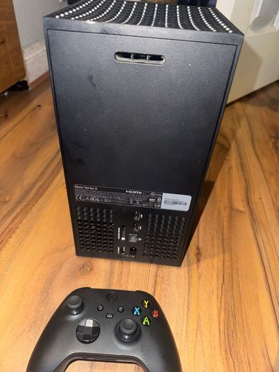 Xbox series X 1 TB with disc drive and controller