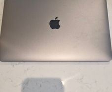 Apple MacBook Pro 13-inch (M12020)