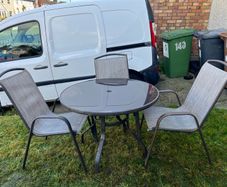 garden table and chairs