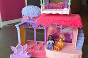 Encanto Isabela House Set