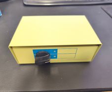 Manual Data Transfer Switch Box VDU 2 Way VGA Device Sharing DWHD155AB Vintage