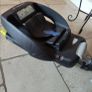 Baby car seat and base Image 2