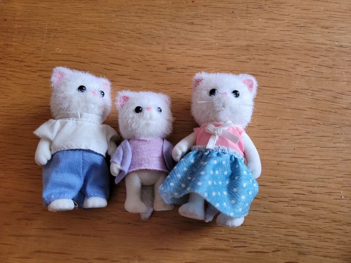 Sylvanian families figures - different sets